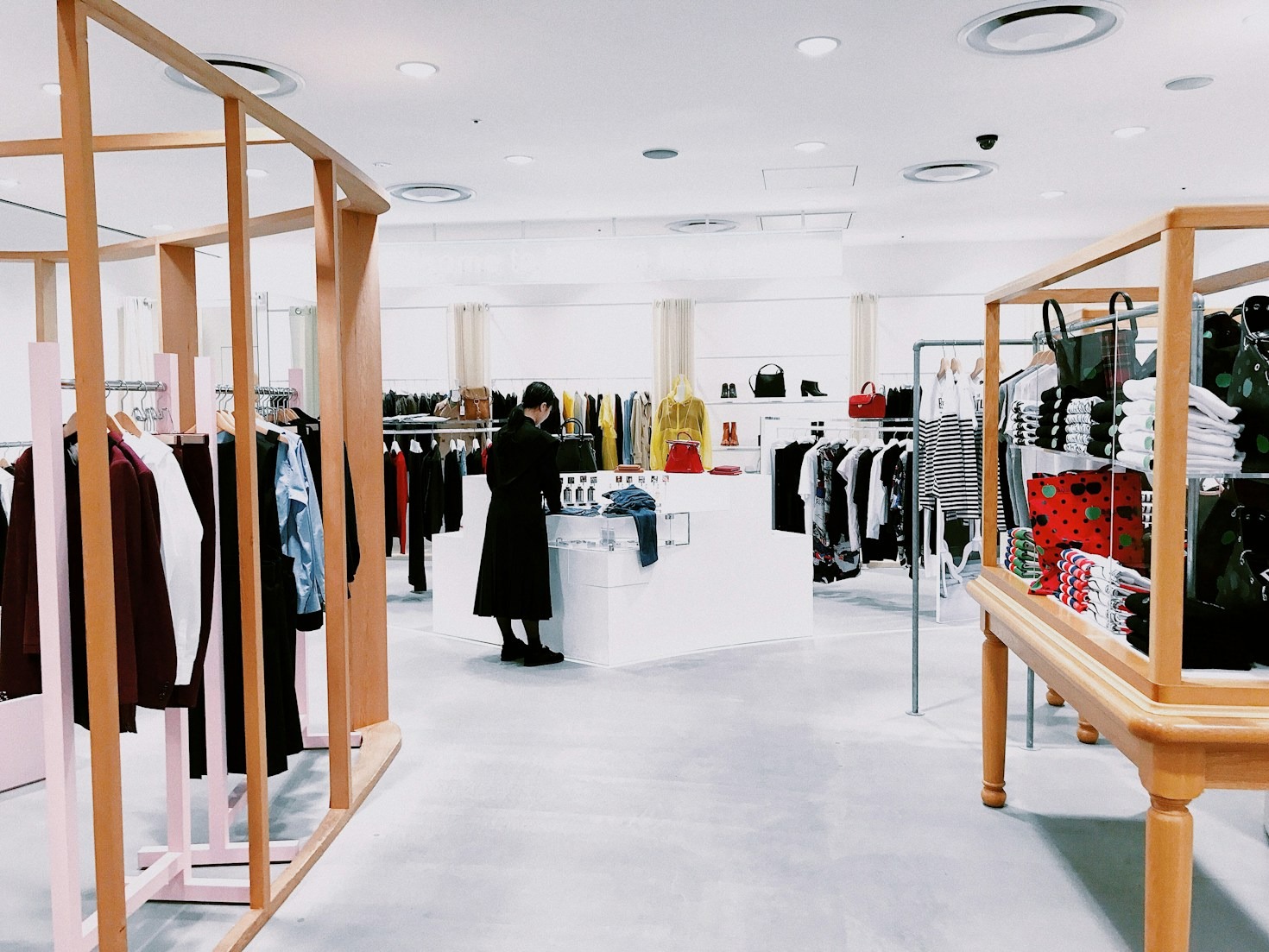 10 Must-Have Pieces for Your Wardrobe